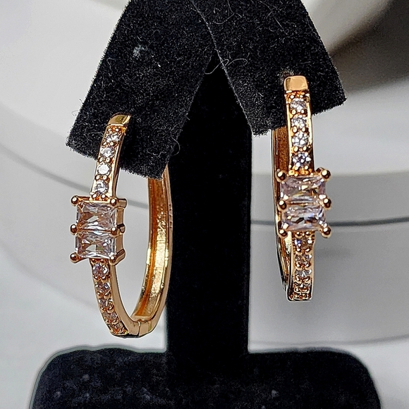 Gold Filled Baguette Oval Hoop Earrings New - Picture 3 of 8
